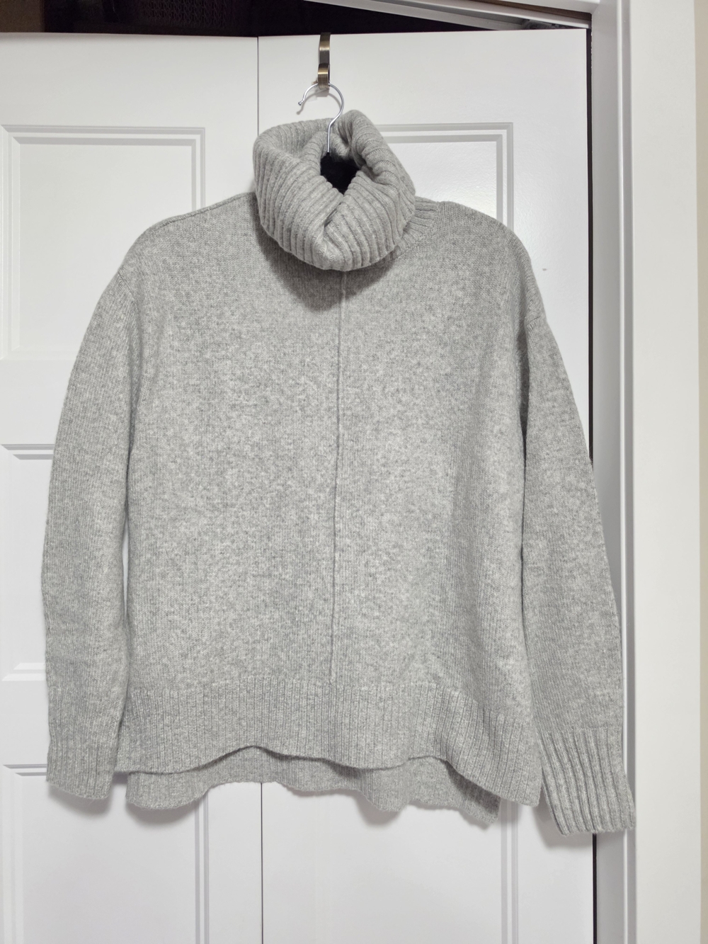 H&M Cozy Gray Turtleneck Sweater Medium Approx Longsleeve